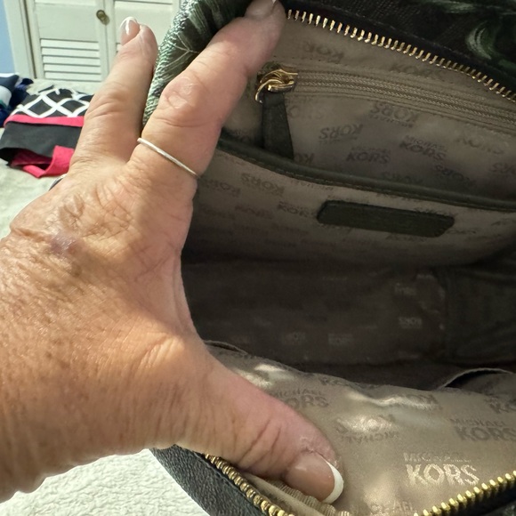 Michael Kors petite backpack with matching wallet and cosmetic case - Picture 7 of 11